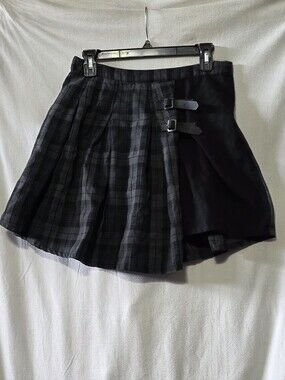 Hot Topic Grey And Black Plaid Skirt Size M